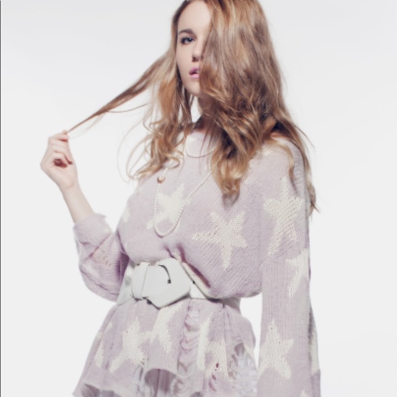 🌟SOLD🌟 Wild Fox Seeing Stars Sweater - Picture 2 of 4